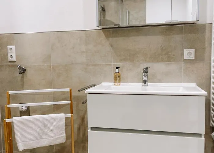 Doreyhome P3 - Modernes Charmantes Apartment Passau